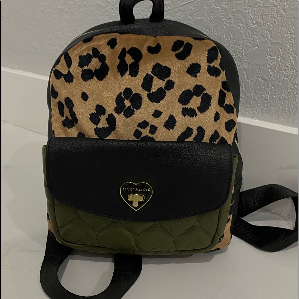 Medium Book bag.